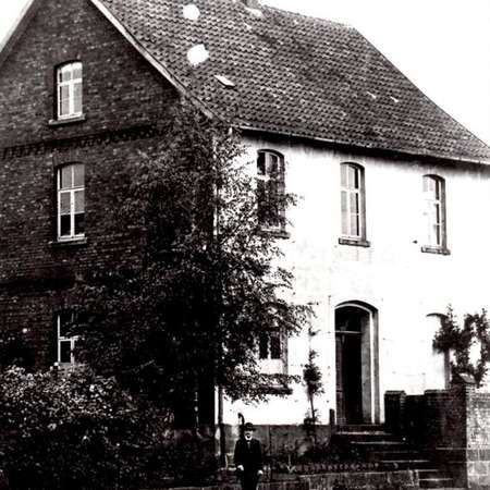 Bild vergr&ouml;&szlig;ern: 1915_Schulhaus