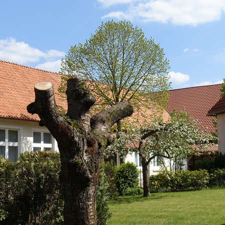 Bild vergr&ouml;&szlig;ern: ehem.Schule_DGH_Deilmissen