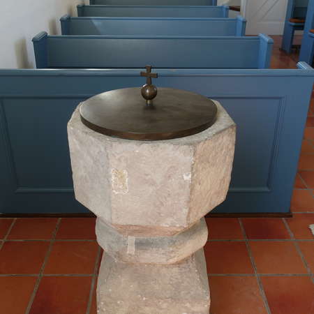 Bild vergr&ouml;&szlig;ern: St.MariaMagdalenaTaufstein2