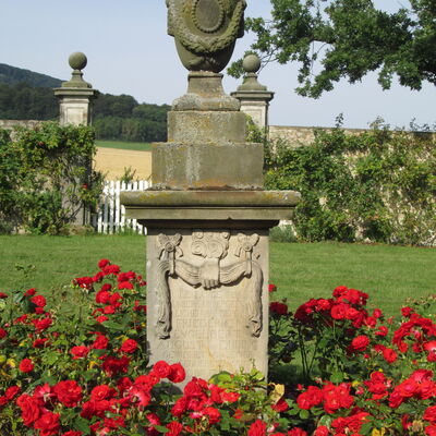 Bild vergr&ouml;&szlig;ern: Gedenkstein_F.E.A.v.During