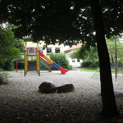 Bild vergrößern: Spielplatz_Grundschule2JPG