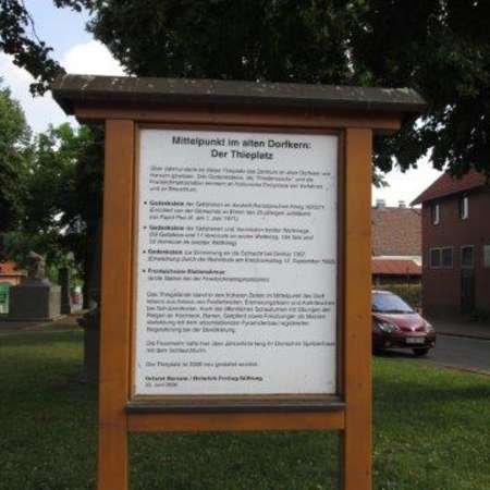Bild vergr&ouml;&szlig;ern: Kulturpfad Harsum Infotafel Thieplatz (2)