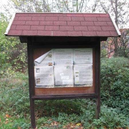 Bild vergr&ouml;&szlig;ern: Infotafel am Rodelberg