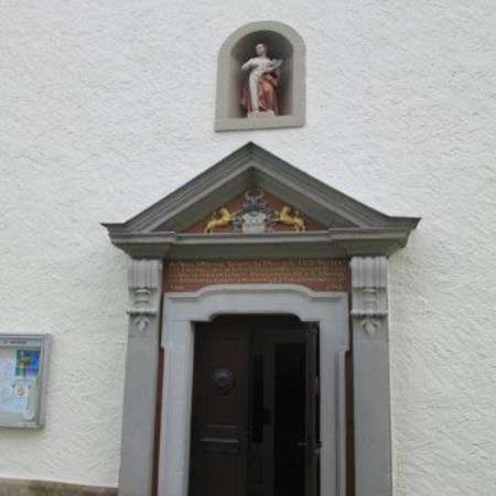 Bild vergrößern: Kirchenportoal St Matthias Hüddessum