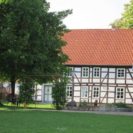 Bild vergrößern: Alte Schule Pfarrheim Hüddessum