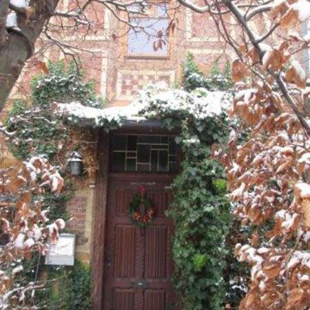 Bild vergr&ouml;&szlig;ern: Hauseingang Klein F&ouml;rste