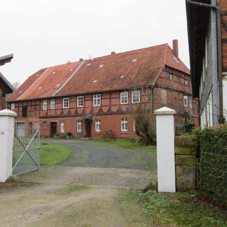 Bild vergr&ouml;&szlig;ern: Fachwerkhof in Heersum