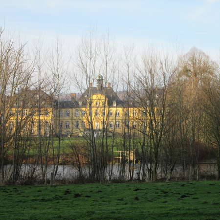 Bild vergrößern: Schloss Söder von Süden