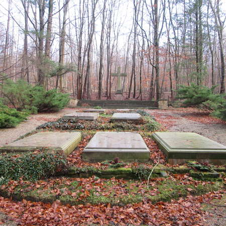 Bild vergr&ouml;&szlig;ern: Grabst&auml;tten der Familien von Hardenberg und Lampe