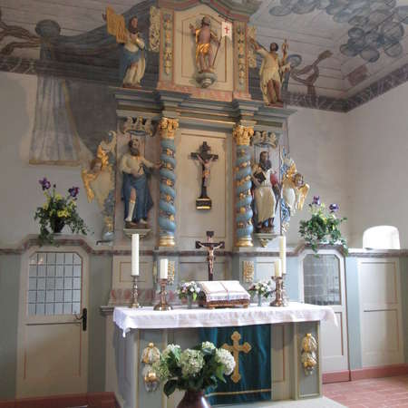 Bild vergrößern: Altar Martin-Luther-Kirche Sottrum