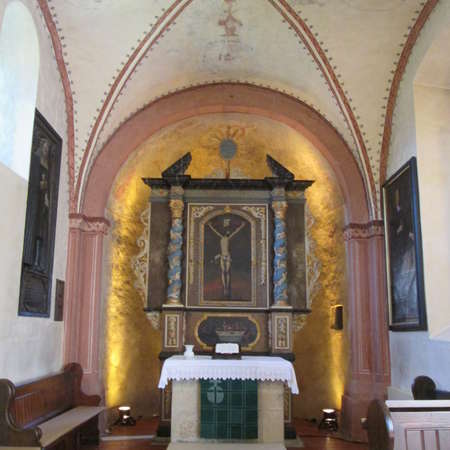 Bild vergrößern: Altar in St. Michael Burgstemmen