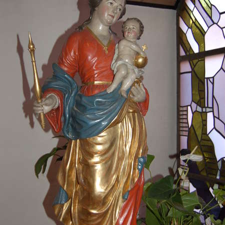 Bild vergrößern: Marienfigur in der Kirche Heilige Famile Klein Escherde