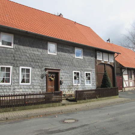 Bild vergrößern: Kantorhaus (links) und Armenhaus (rechts) Mahlerten