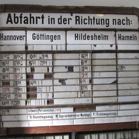 Bild vergr&ouml;&szlig;ern: Altes Bahnhofsschild Barnten