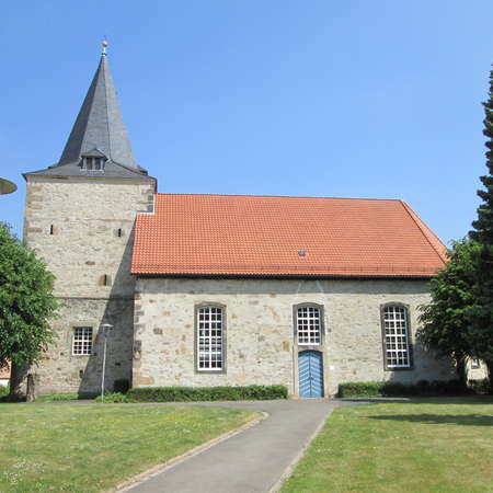 Bild vergr&ouml;&szlig;ern: S&uuml;dansicht von St. Peter und Paul in R&ouml;ssing