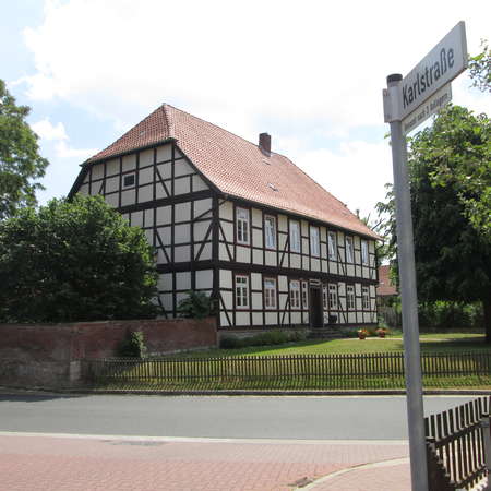 Bild vergr&ouml;&szlig;ern: Pfarrhaus von R&ouml;ssing