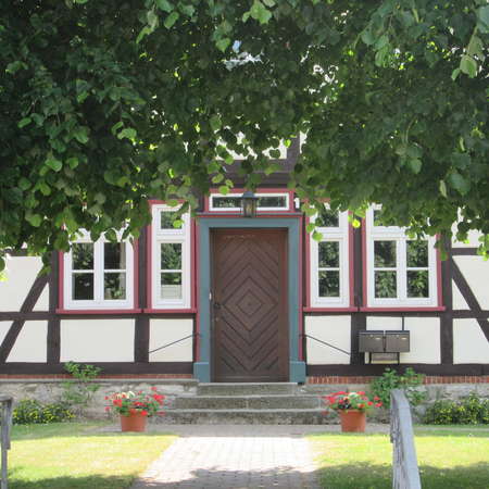 Bild vergr&ouml;&szlig;ern: Pfarrhaus von R&ouml;ssing (3)