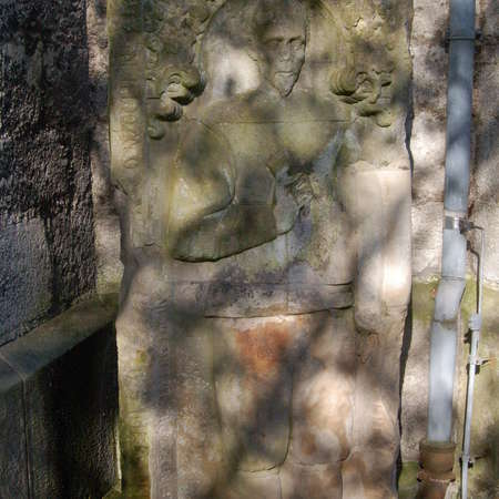 Bild vergrößern: Grabplatte eines Unbekannten in Nordstemmen (2)