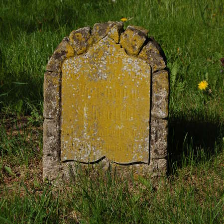 Bild vergrößern: Grabstein auf dem Jüdischen Friedhof Nordstemmen