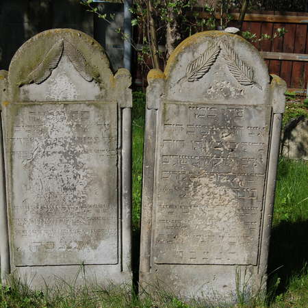Bild vergrößern: Grabsteine auf dem Jüdischen Friedhof Nordstemmen