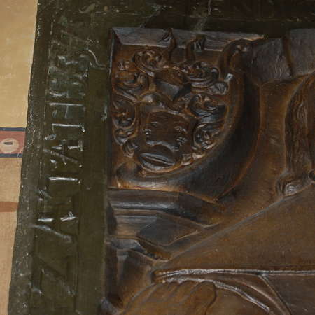 Bild vergrößern: St. Johannis Januskopf (Grabplatte Pastor Jahns (Janus))