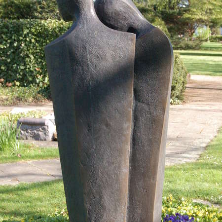 Bild vergrößern: Skulptur D. Diez Friedhof Nordstemmen (2)
