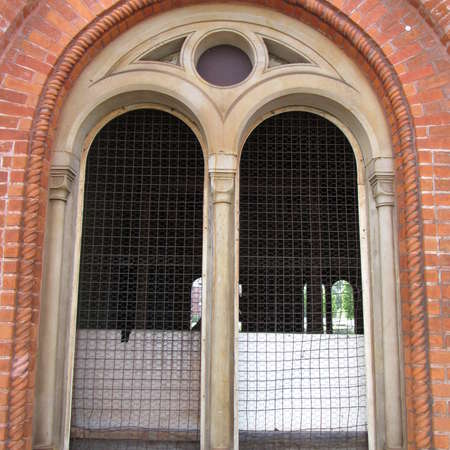 Bild vergrößern: Fenster am Bahnhof Nordstemmen