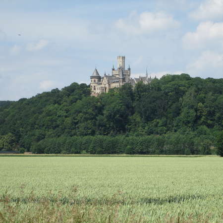 Bild vergrößern: Marienburg von Fern Nordstemmen