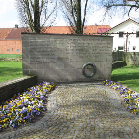 Bild vergrößern: Kriegerdenkmal Bönnien
