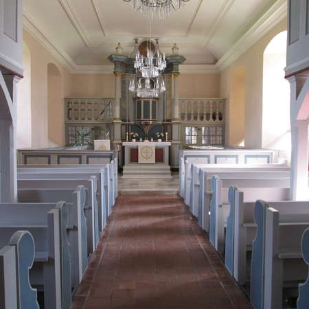 Bild vergrößern: Christuskirche Bönnien Innen mit Altar