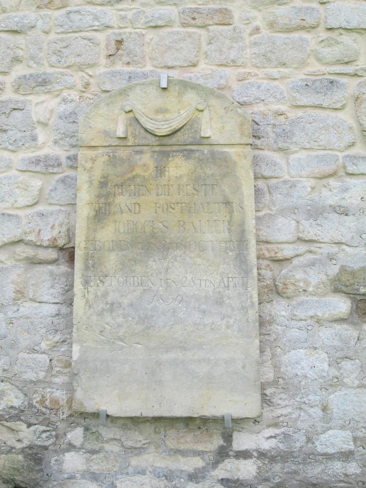 Bild vergrößern: Grabstein des Posthalters Baller in Bönnien