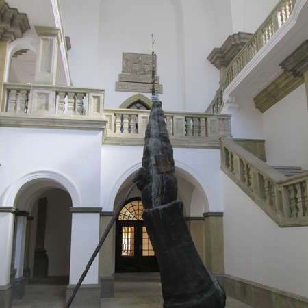 Bild vergrößern: Schloss Derneburg Kunstsammlung Hall