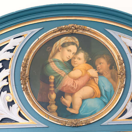 Bild vergrößern: Trinitatiskirche Portal mit Sixt.Madonna