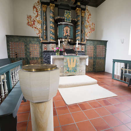 Bild vergr&ouml;&szlig;ern: St. Martin Altarraum B&uuml;ltum