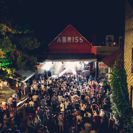Bild vergr&ouml;&szlig;ern: 2014_Abriss_Festival_oben