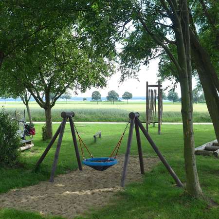 Bild vergr&ouml;&szlig;ern: 16_Spielplatz