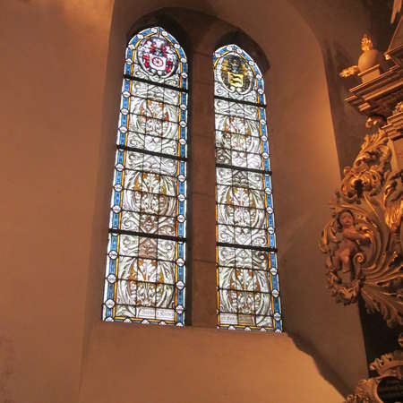 Bild vergrößern: Kirchenfenster1