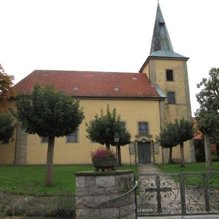 Bild vergrößern: Pfarrkirche St. Georg Adlum