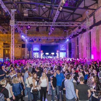 Bild vergr&ouml;&szlig;ern: Gebl&auml;sehalle Klubraum 2013