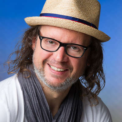 Bild vergr&ouml;&szlig;ern: Portrait2_Brichta