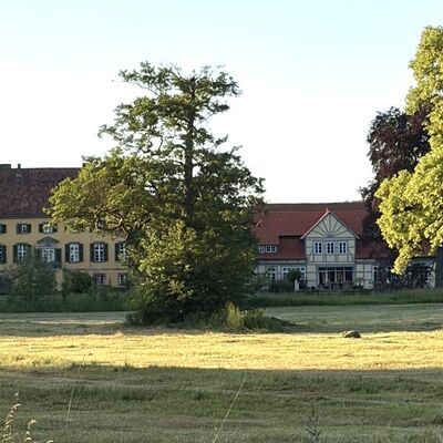 Bild vergr&ouml;&szlig;ern: Gut Heinde Herrenhaus S&uuml;dansicht1