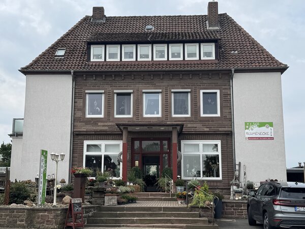 Bild vergr&ouml;&szlig;ern: Blumenecke_Stach1