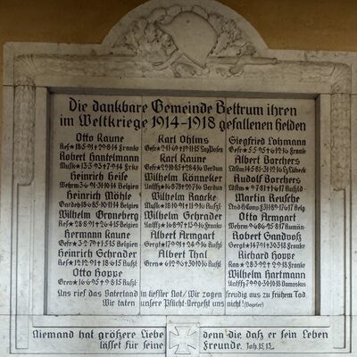 Bild vergr&ouml;&szlig;ern: Ev.Kirche_Gefallenendenkmal