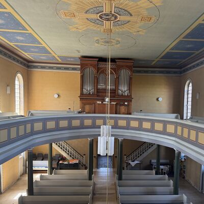 Bild vergr&ouml;&szlig;ern: Ev.Kirche_Innenraum_Orgel1