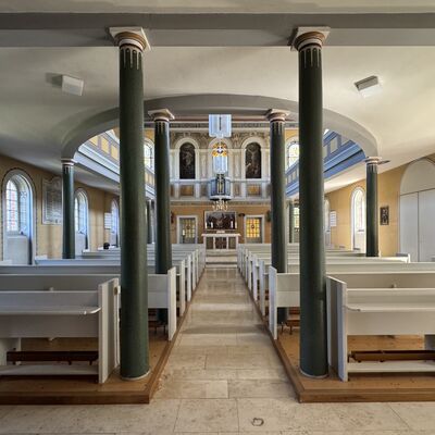 Bild vergr&ouml;&szlig;ern: Ev.Kirche_Innenraum2