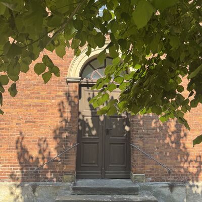 Bild vergr&ouml;&szlig;ern: Ev.Kirche_Seiteneingang