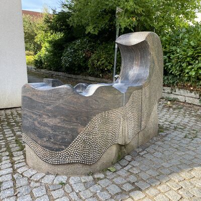 Bild vergr&ouml;&szlig;ern: Brunnenwelle2