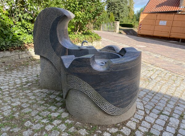 Bild vergr&ouml;&szlig;ern: Brunnenwelle3