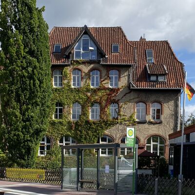 Bild vergr&ouml;&szlig;ern: ehem Schule1