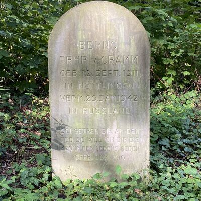 Bild vergr&ouml;&szlig;ern: Schlosspark Friedhof1